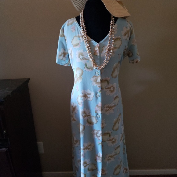 Dress - Picture 5 of 7